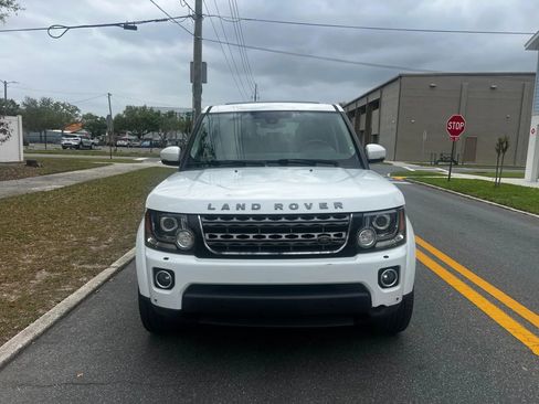 Used 2016 Land Rover LR4 HSE image 2