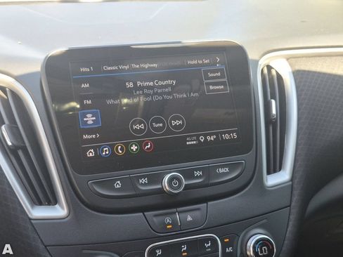 Used 2022 Chevrolet Malibu LT FWD image 25