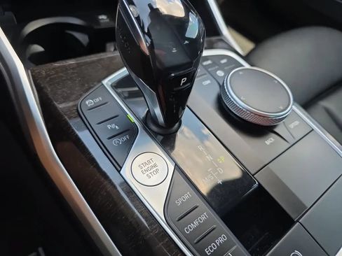 Used 2019 BMW 330i xDrive Sedan w/ M Sport Package AWD/4WD image 38