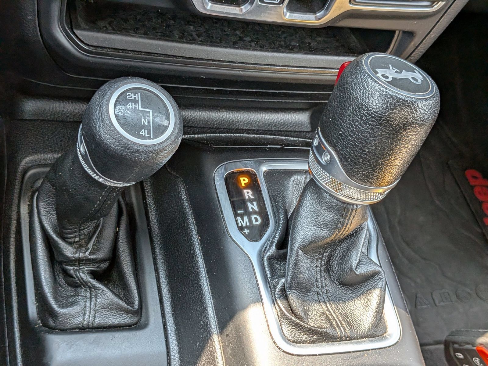 Used 2018 Jeep Wrangler Unlimited Sport S AWD/4WD image 24