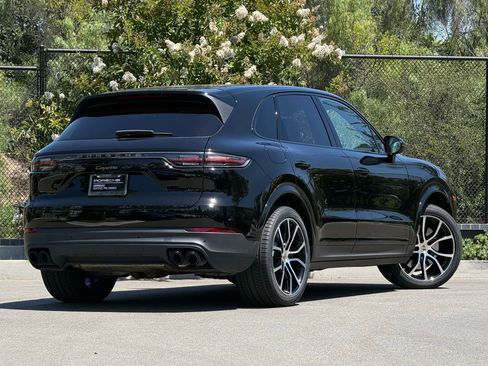 Certified 2023 Porsche Cayenne Platinum Edition AWD/4WD image 7