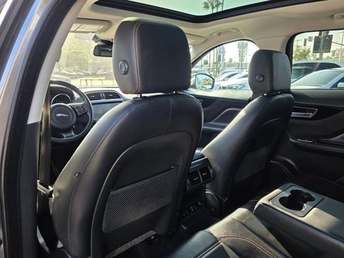 Used 2017 Jaguar F-PACE Prestige image 20