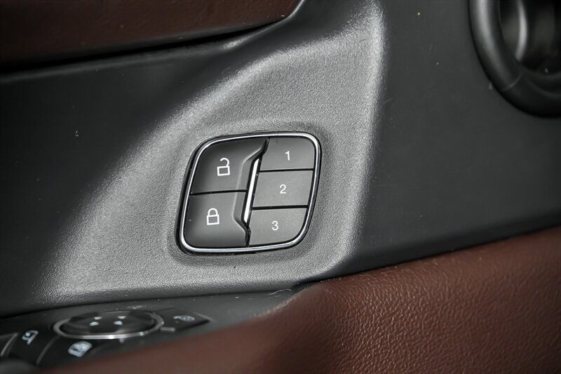 Used 2022 Ford Expedition Limited AWD/4WD image 13