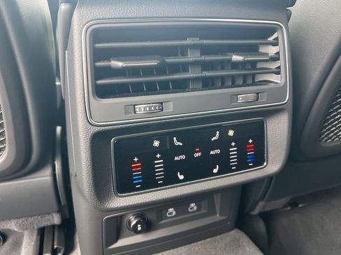 Used 2024 Audi SQ8 Premium Plus w/ Executive Package image 13