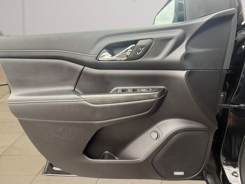 Certified 2023 GMC Acadia SLT image 20