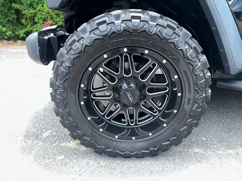 Used 2018 Jeep Wrangler Unlimited Rubicon AWD/4WD image 9