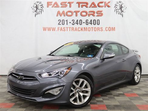 Used 2016 Hyundai Genesis 3.8 image 1
