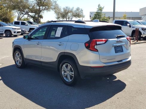 Certified 2022 GMC Terrain SLE w/ Driver Convenience Package image 6