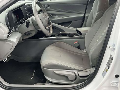 Certified 2025 Hyundai Elantra Sport FWD image 13
