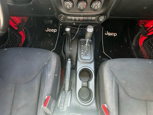 Used 2013 Jeep Wrangler Unlimited Sport AWD/4WD image 30