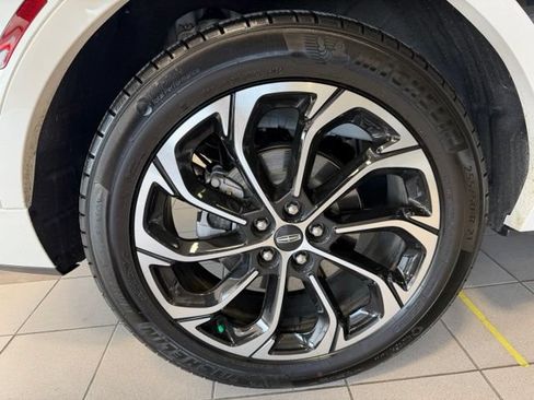 Used 2025 Lincoln Nautilus Reserve AWD/4WD image 46