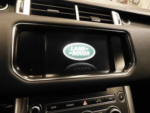 Used 2016 Land Rover Range Rover Sport SE image 27