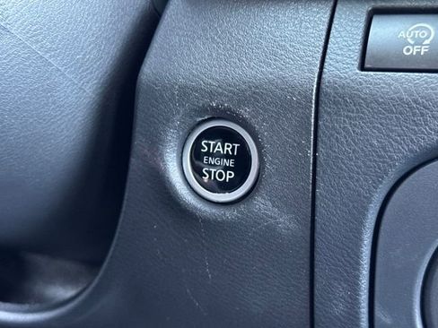 Used 2025 Nissan Frontier SV w/ SV Convenience Package image 15