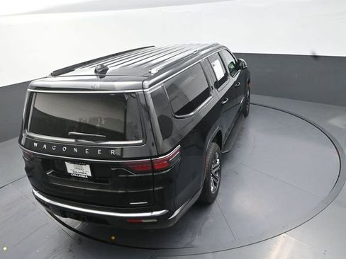 Used 2024 Jeep Wagoneer L Series II w/ Flexible Seating Group AWD/4WD image 17