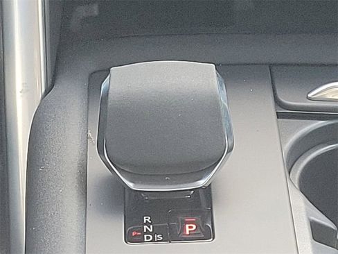 New 2025 Land Rover Discovery Dynamic SE image 20