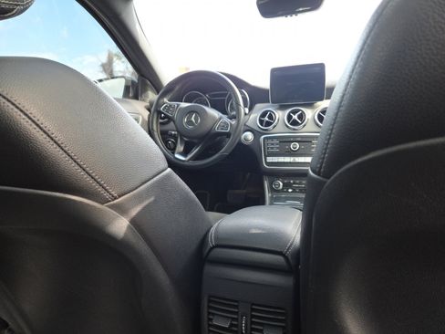 Used 2018 Mercedes-Benz GLA 250 4MATIC image 25