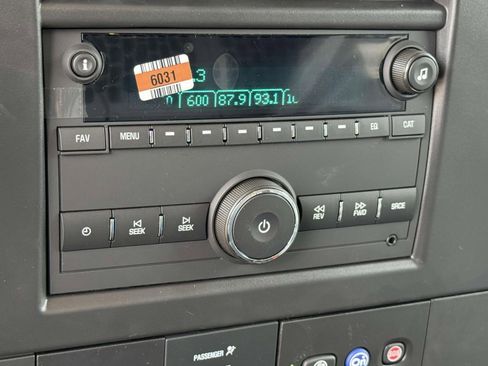 New 2025 Chevrolet Express 3500 Extended image 12