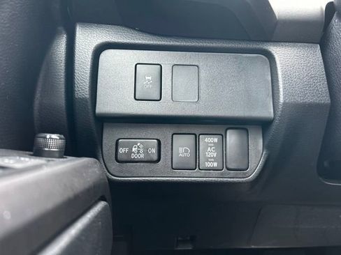 Used 2020 Toyota Tacoma TRD Sport w/ Technology Package AWD/4WD image 21