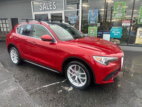 Used 2019 Alfa Romeo Stelvio Ti Lusso w/ Quick Order Package 22X Lusso AWD/4WD image 3