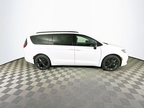 New 2026 Chrysler Pacifica Limited w/ S Appearance Package FWD image 10