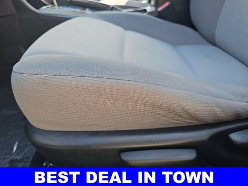 Used 2015 Toyota Corolla L FWD image 27