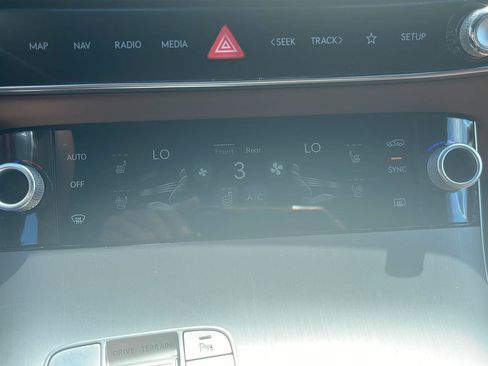 New 2026 Genesis GV70 2.5T Advanced AWD/4WD image 31