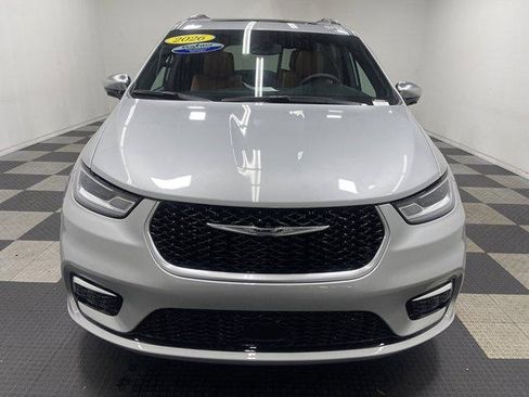 Used 2026 Chrysler Pacifica Pinnacle FWD image 6