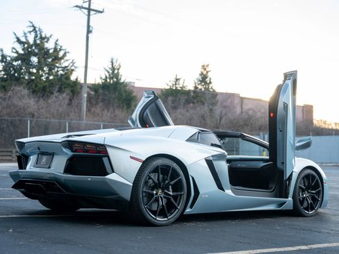 Used 2013 Lamborghini Aventador LP 700-4 image 20