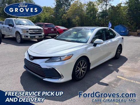 Used 2024 Toyota Camry XLE w/ Navigation Package image 1