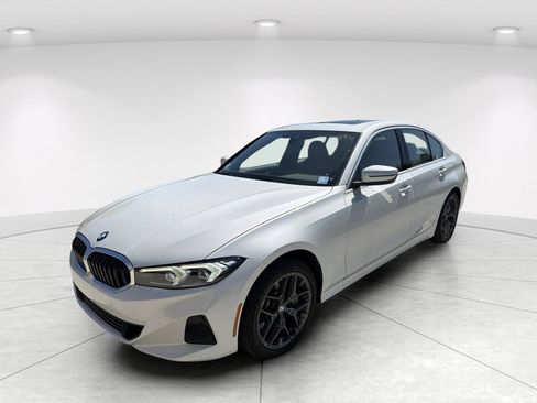 Certified 2025 BMW 330i Sedan w/ Convenience Package RWD image 8