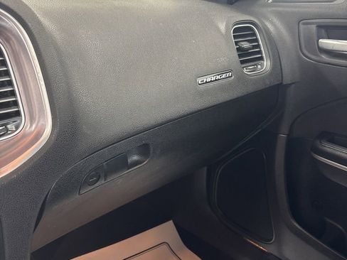 Used 2019 Dodge Charger SXT RWD image 19