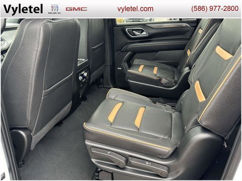 Used 2023 GMC Yukon XL AT4 image 11