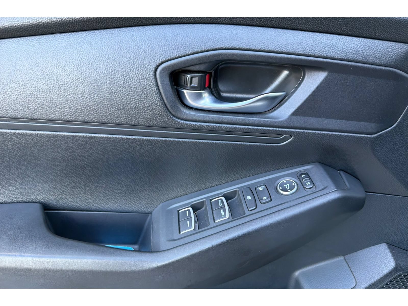 Used 2023 Honda Accord LX image 11