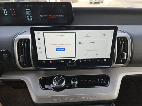 New 2025 Ford Expedition Active image 14