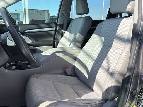 Used 2018 Toyota Highlander Plus image 9