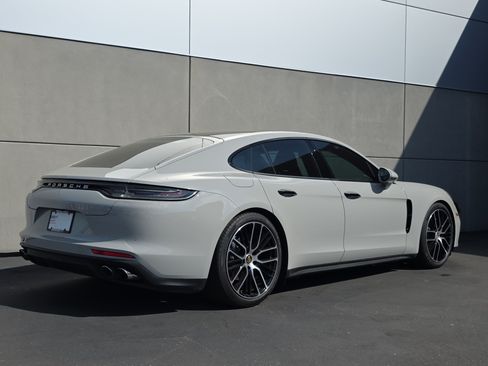 Certified 2023 Porsche Panamera image 7