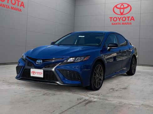Used 2024 Toyota Camry SE w/ Convenience Package image 9
