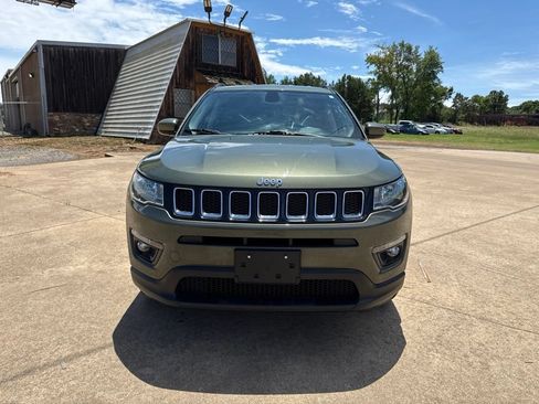 Certified 2019 Jeep Compass Latitude AWD/4WD image 2