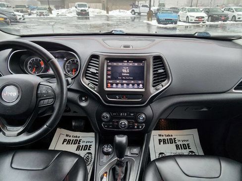 Used 2019 Jeep Cherokee Trailhawk w/ Comfort/Convenience Group image 28