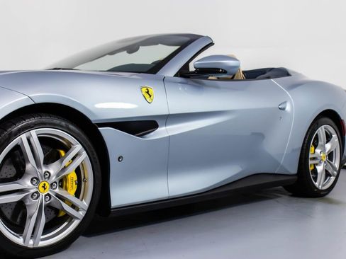 Certified 2022 Ferrari Portofino M RWD image 31