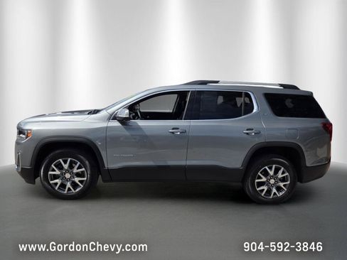 Certified 2023 GMC Acadia SLT FWD image 2