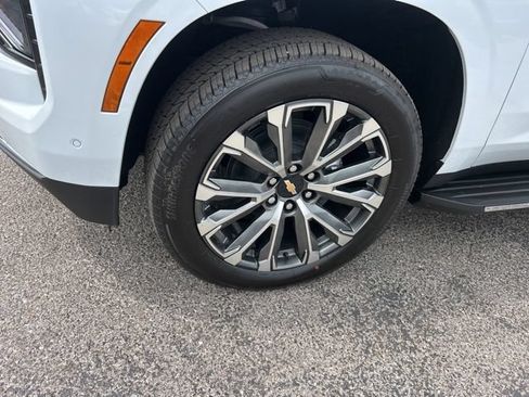 New 2026 Chevrolet Tahoe High Country w/ Sun And Tow Package AWD/4WD image 10
