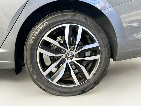 Used 2025 Volkswagen Jetta SE FWD image 11