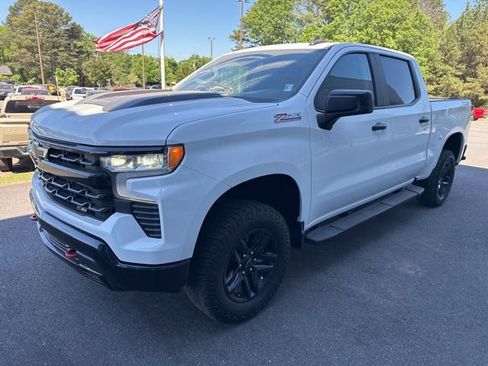 Used 2024 Chevrolet Silverado 1500 LT Trail Boss w/ Protection Package AWD/4WD image 3