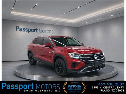 Used 2025 Volkswagen Atlas Cross Sport SE w/ Panoramic Sunroof Package AWD/4WD image 1