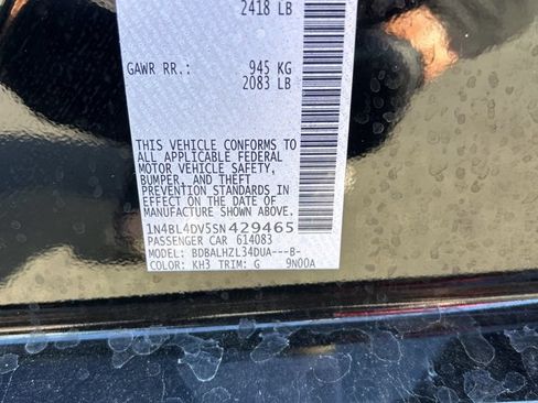 Used 2025 Nissan Altima 2.5 SV FWD image 3