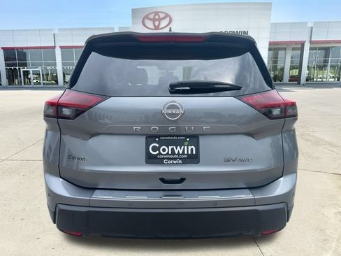 Used 2024 Nissan Rogue SV AWD/4WD image 4