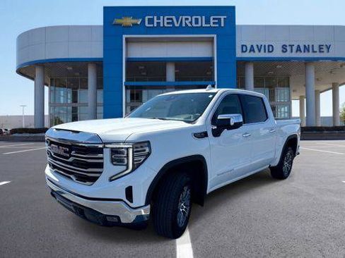 Used 2026 GMC Sierra 1500 SLT AWD/4WD image 1