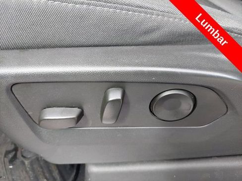 Used 2023 Chevrolet Silverado 1500 LT AWD/4WD image 17