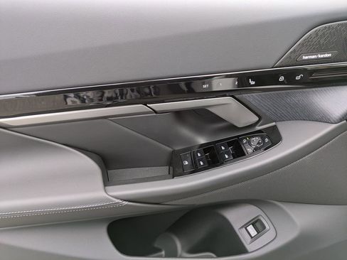 New 2026 BMW 530i xDrive w/ M Sport Package image 11